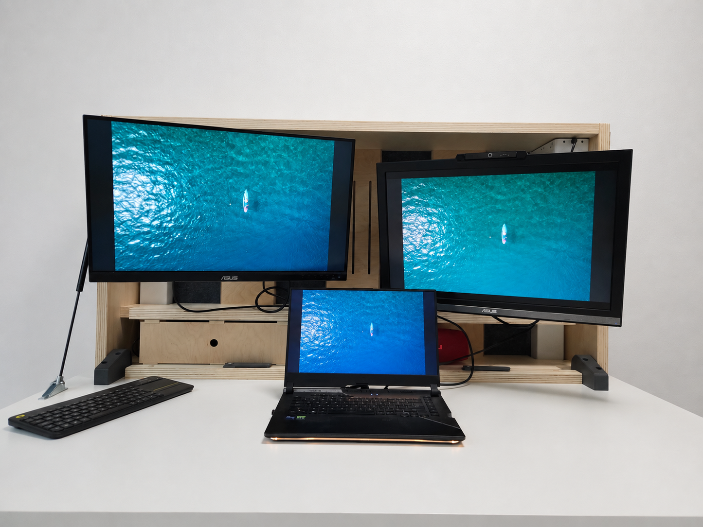 2 screen wall mounted desk.